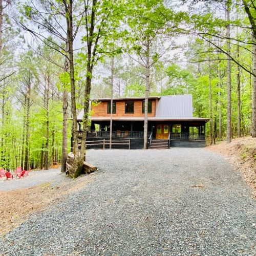 Easy turn around driveway!