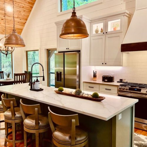 Beautifully appointed kitchen!