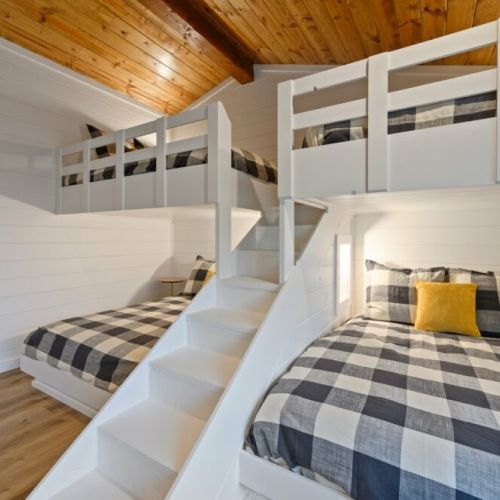 Queen over Queen Bunkbeds in Upstairs Bunkroom