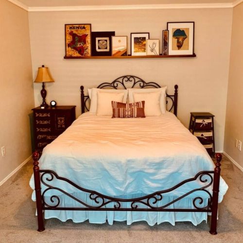 Inviting, clean, comfy queen bed!