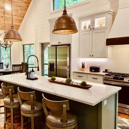 Beautifully appointed kitchen!