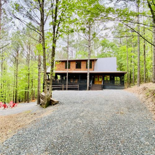Easy turn around driveway!