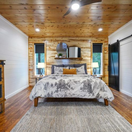 Master Bedroom 2 with Full Ensuite Bathroom Wheelchair Friendly